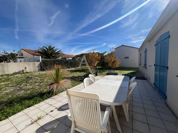 A vendre MAISON  4 PIECES 79 M2 BORD DE MER LONGEVILLE SUR MER