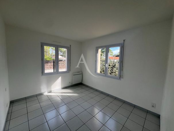A vendre MAISON  4 PIECES 80 M2 BORD DE MER JARD SUR MER