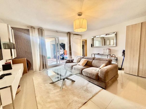 A louer APPARTEMENT T2 48 M2 TERRASSE BORD DE MER SAINT LAURENT DU VAR