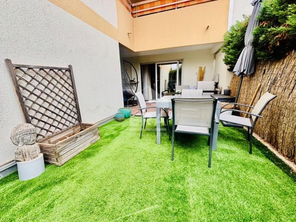 A louer APPARTEMENT T2 48 M2 TERRASSE BORD DE MER SAINT LAURENT DU VAR