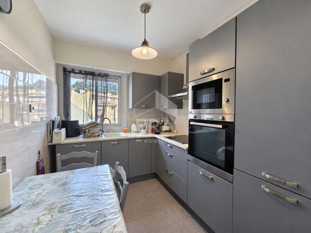 A louer APPARTEMENT T3 65 M2 TERRASSE  VENCE