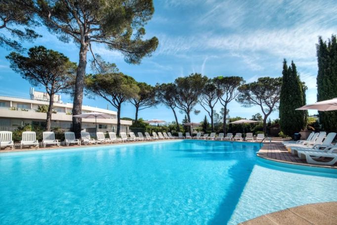 A vendre APPARTEMENT T2 32 M2 TERRASSE BORD DE MER FREJUS