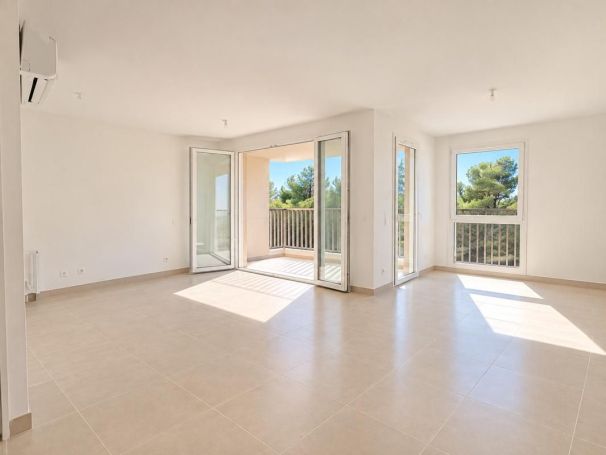 A louer APPARTEMENT T3 68 M2 TERRASSE CEYRESTE