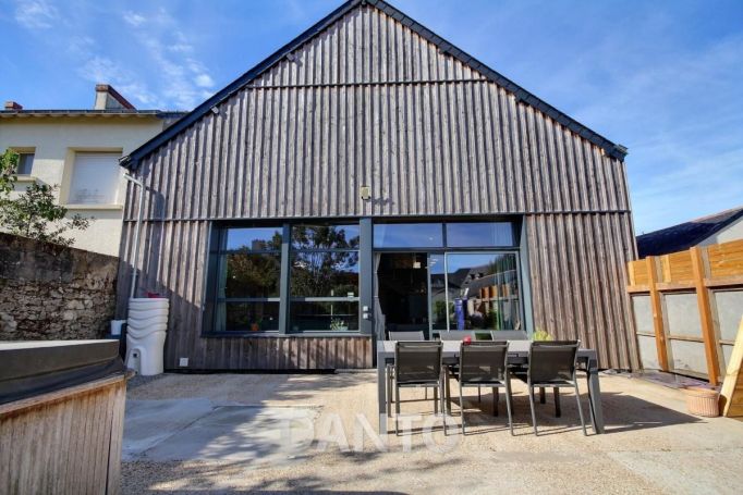 A louer LOFT 5 PIECES 216 M2 BORD DE MER GUERANDE