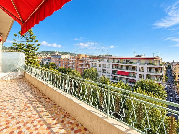 A louer APPARTEMENT T3 73 M2 BORD DE MER NICE