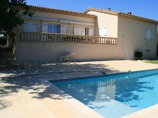 A louer MAISON  4 PIECES 106 M2 BORD DE MER SAINT RAPHAEL