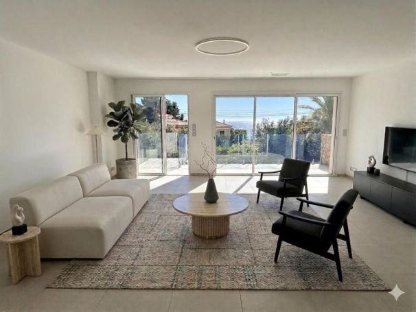 A louer MAISON  CONTEMPORAINE VUE MER CAVALAIRE SUR MER