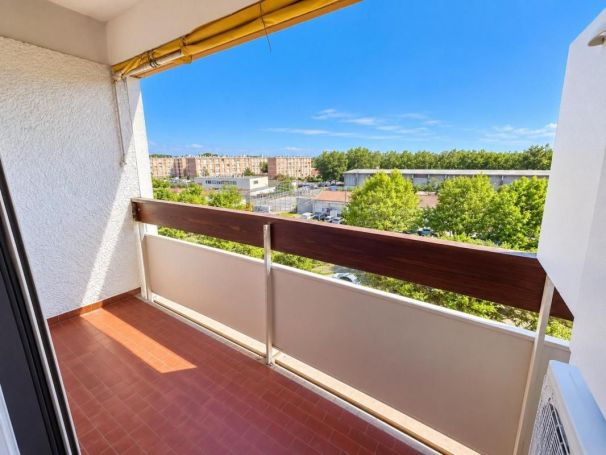 A louer APPARTEMENT T4 80 M2 BORD DE MER FREJUS