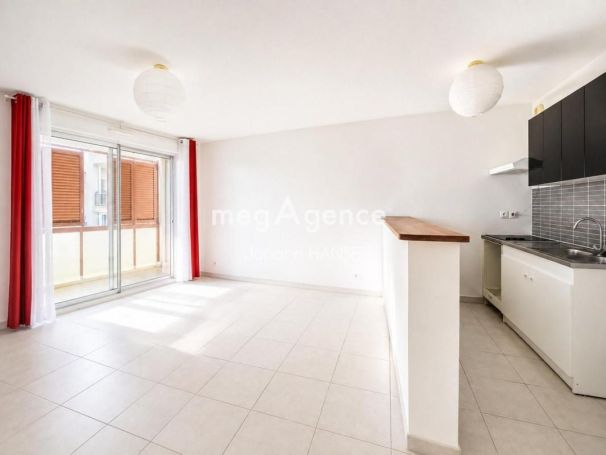 A louer APPARTEMENT T2 44 M2 TERRASSE BORD DE MER CAVALAIRE SUR MER