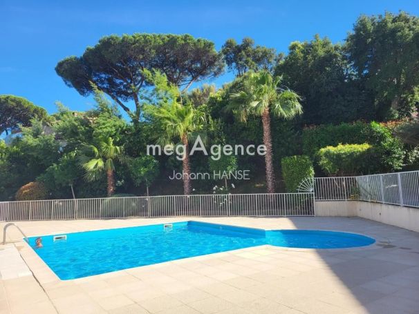 A louer APPARTEMENT T2 42 M2 TERRASSE BORD DE MER CAVALAIRE SUR MER
