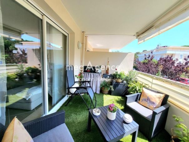 A louer APPARTEMENT T2 42 M2 TERRASSE BORD DE MER CAVALAIRE SUR MER
