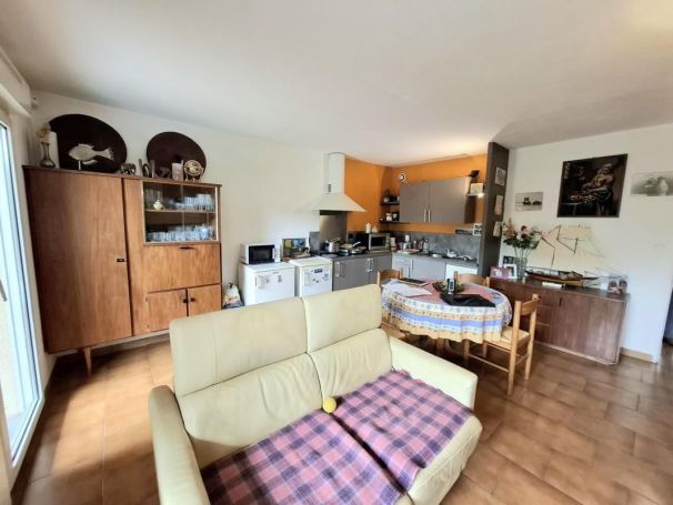 A louer APPARTEMENT T3 56 M2 TERRASSE BORD DE MER SAINT RAPHAEL