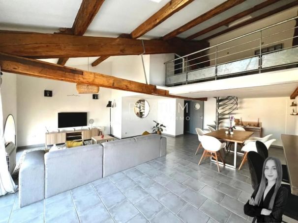 A vendre LOFT  103 M2 BORD DE MER SAINT CHAMAS