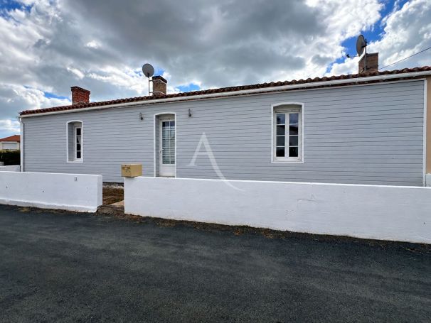 A vendre MAISON  4 PIECES 68 M2 BORD DE MER LONGEVILLE SUR MER