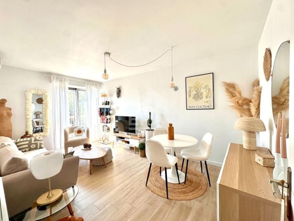 A louer APPARTEMENT T2 45 M2 BORD DE MER CAGNES SUR MER