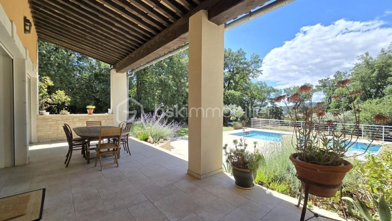 A louer MAISON  6 PIECES 174 M2  PONT SAINT ESPRIT