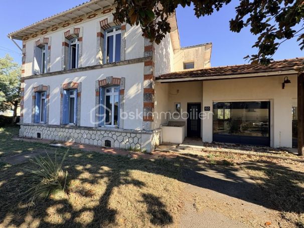A louer MAISON  DE MAîTRE  MEURSAC