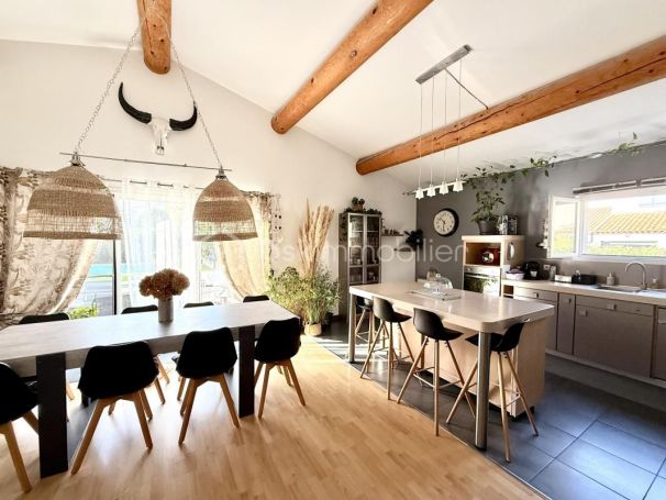 A louer MAISON  5 PIECES 112 M2 BORD DE MER AIGUES MORTES