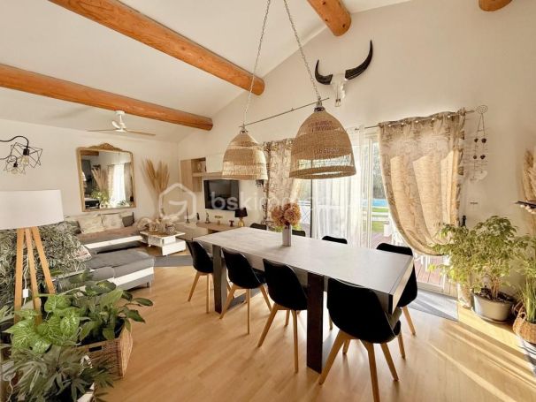 A louer MAISON  5 PIECES 112 M2 BORD DE MER AIGUES MORTES