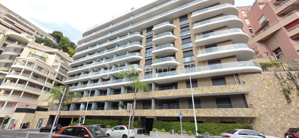A louer APPARTEMENT DE PRESTIGE NEUF T3 81 M2 VUE MER BEAUSOLEIL