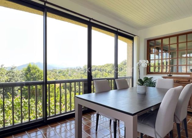 A vendre MAISON  7 PIECES 197 M2  CERET