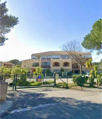 A louer STUDIO  19 M2 BORD DE MER LA LONDE LES MAURES