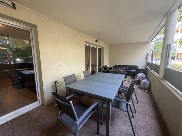 A louer APPARTEMENT T3 74 M2 TERRASSE  NIMES