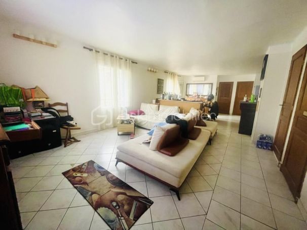 A louer APPARTEMENT T4 100 M2 BORD DE MER LA SEYNE SUR MER