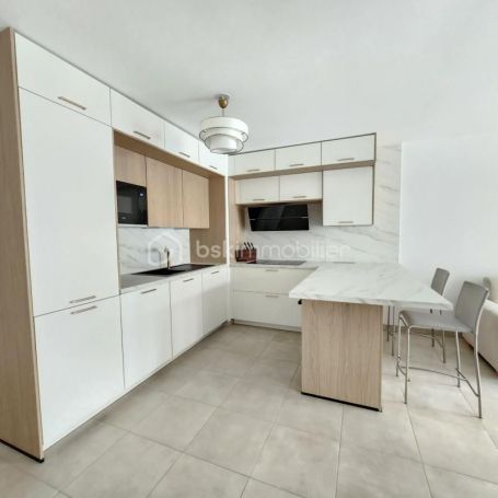 A louer APPARTEMENT T2 45 M2 TERRASSE BORD DE MER NICE