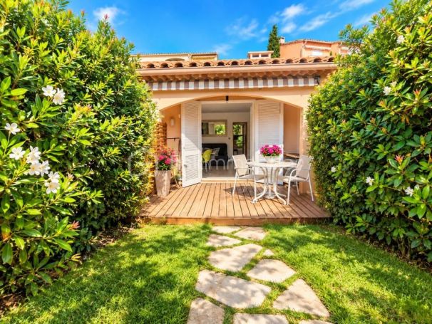 A louer STUDIO  29 M2 BORD DE MER HYERES