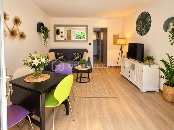 A louer STUDIO  29 M2 BORD DE MER HYERES