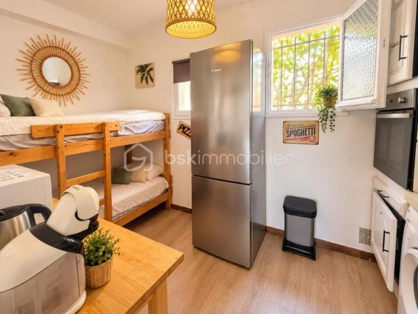 A louer STUDIO  29 M2 BORD DE MER HYERES