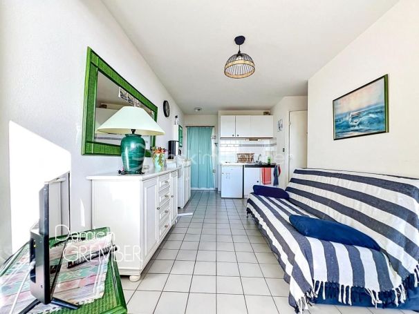 A louer APPARTEMENT T2 28 M2 VUE MER SETE