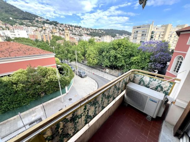 A louer APPARTEMENT T4 85 M2 BORD DE MER NICE