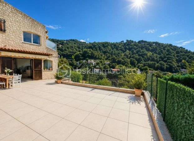 A louer APPARTEMENT T3 93 M2 TERRASSE VUE MER ROQUEBRUNE CAP MARTIN