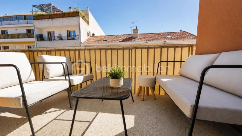 A louer APPARTEMENT T3 52 M2 TERRASSE BORD DE MER LA SEYNE SUR MER