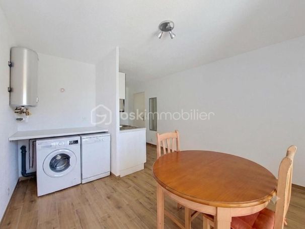 A louer STUDIO  20 M2 TERRASSE BORD DE MER SIX FOURS LES PLAGES