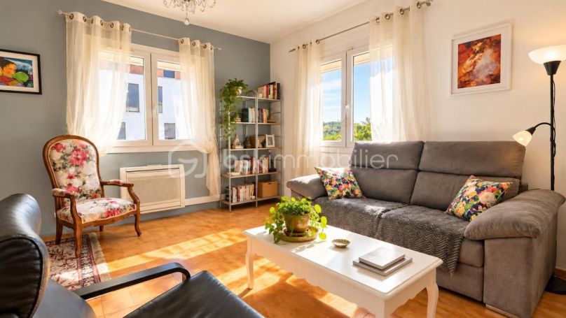A louer APPARTEMENT T4 101 M2  LUNEL VIEL