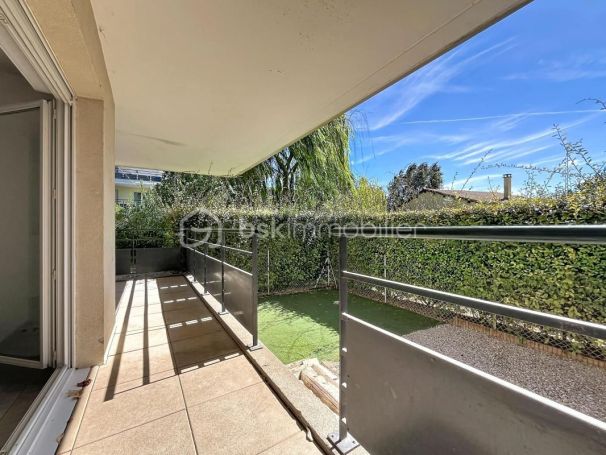 A louer APPARTEMENT T3 57 M2 TERRASSE  NIMES