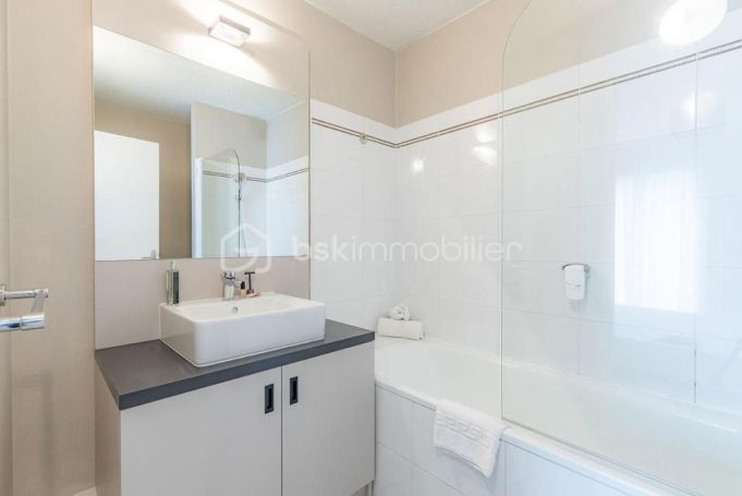 A louer APPARTEMENT T3 54 M2  SAINT JEAN D ILLAC