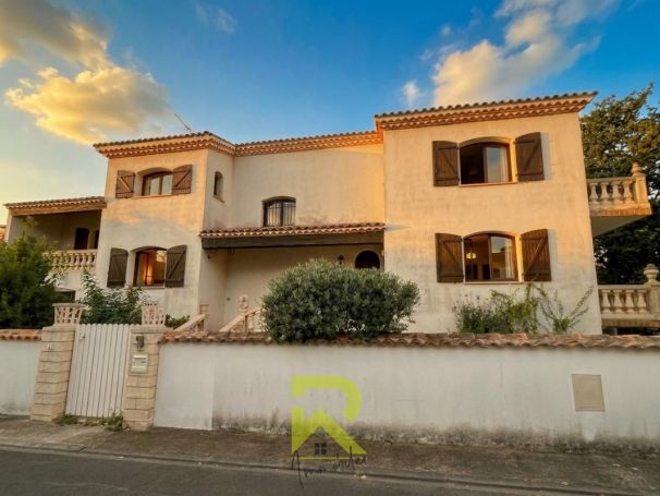 A louer MAISON  DE MAîTRE BORD DE MER AGDE