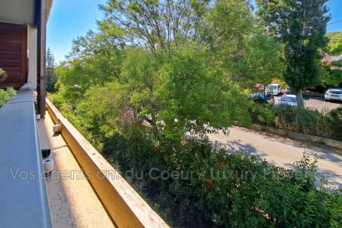A louer APPARTEMENT T2 45 M2 TERRASSE  GARDANNE