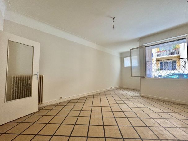A louer APPARTEMENT T2 39 M2 BORD DE MER NICE