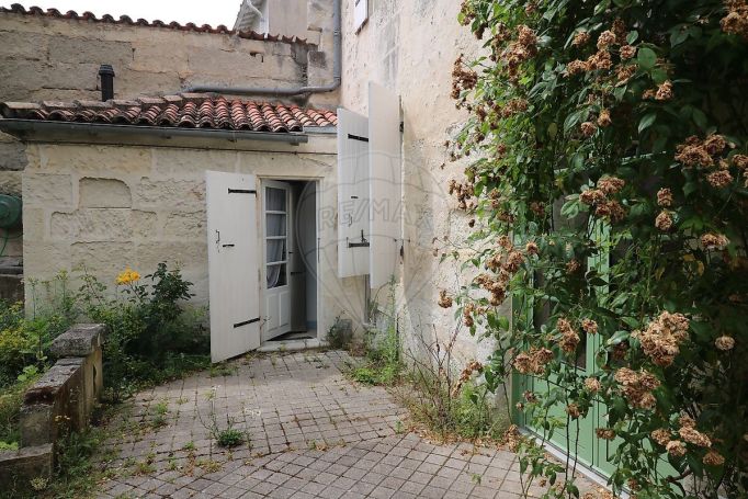 A louer APPARTEMENT T2 45 M2  SAINTES