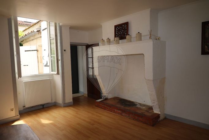A louer APPARTEMENT T2 45 M2  SAINTES