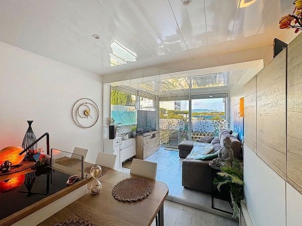 A louer APPARTEMENT T3 46 M2 TERRASSE BORD DE MER LEUCATE