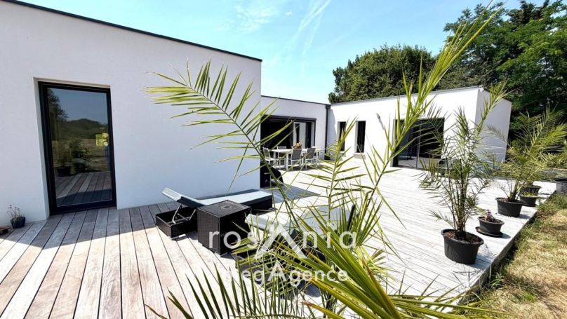 A louer MAISON  CONTEMPORAINE BORD DE MER TALMONT SAINT HILAIRE