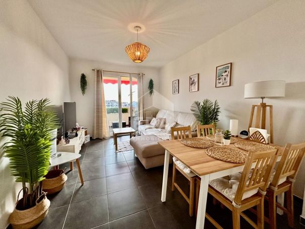 A louer APPARTEMENT T3 51 M2 TERRASSE VUE MER CAGNES SUR MER