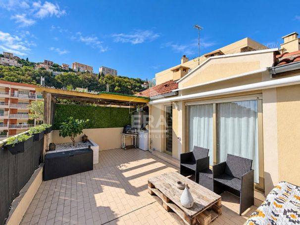 A louer APPARTEMENT DUPLEX T4 84 M2 TERRASSE VUE MER NICE