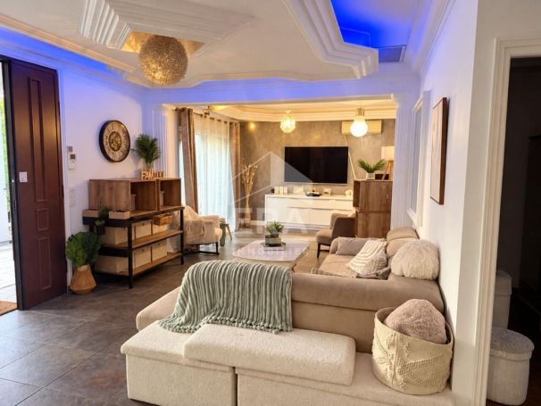 A louer MAISON  3 PIECES 87 M2  LA COLLE SUR LOUP
